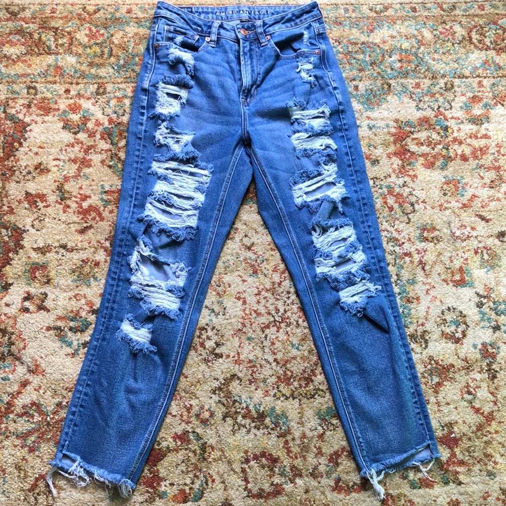 American eagle blue distressed jeans